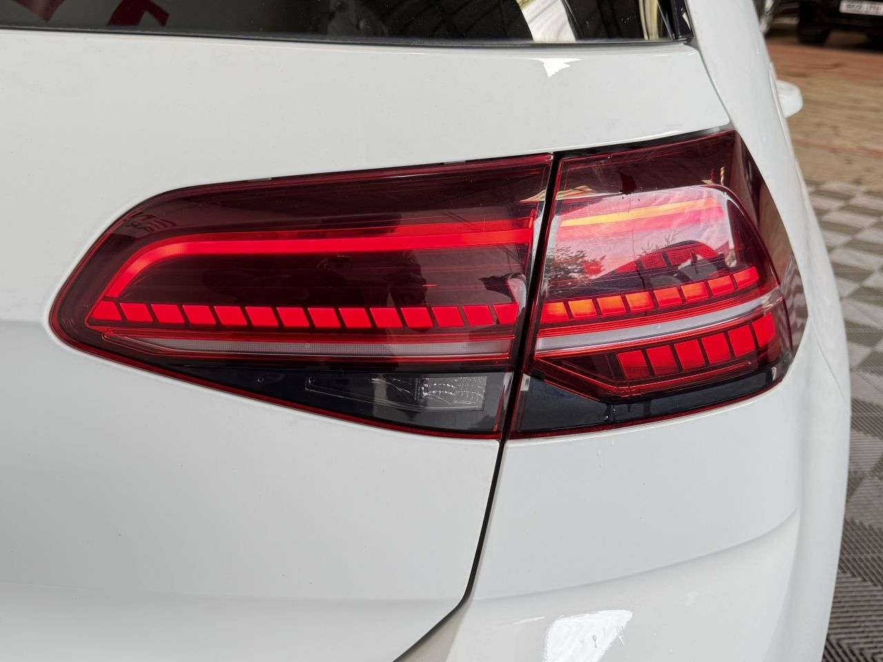 2018 VOLKSWAGEN GOLF 2018 VOLKSWAGEN GOLF