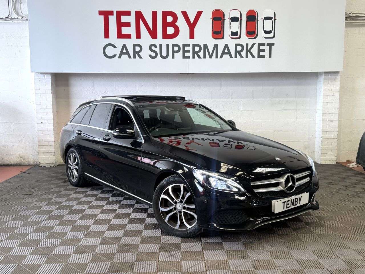 A 2016 MERCEDES-BENZ C-CLASS 1.6 C200d Sport (Premium) Estate 5dr Diesel G-Tronic+ Euro 6 (s/s) (136 ps) A 2016 MERCEDES-BENZ C-CLASS 1.6 C200d Sport (Premium) Estate 5dr Diesel G-Tronic+ Euro 6 (s/s) (136 ps)