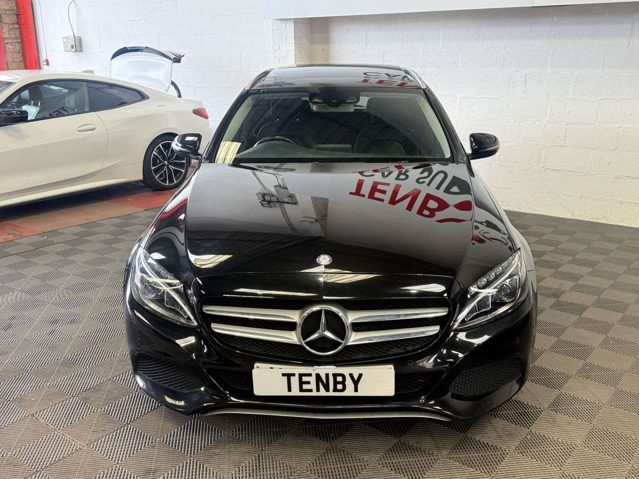 A 2016 MERCEDES-BENZ C-CLASS 1.6 C200d Sport (Premium) Estate 5dr Diesel G-Tronic+ Euro 6 (s/s) (136 ps) A 2016 MERCEDES-BENZ C-CLASS 1.6 C200d Sport (Premium) Estate 5dr Diesel G-Tronic+ Euro 6 (s/s) (136 ps)