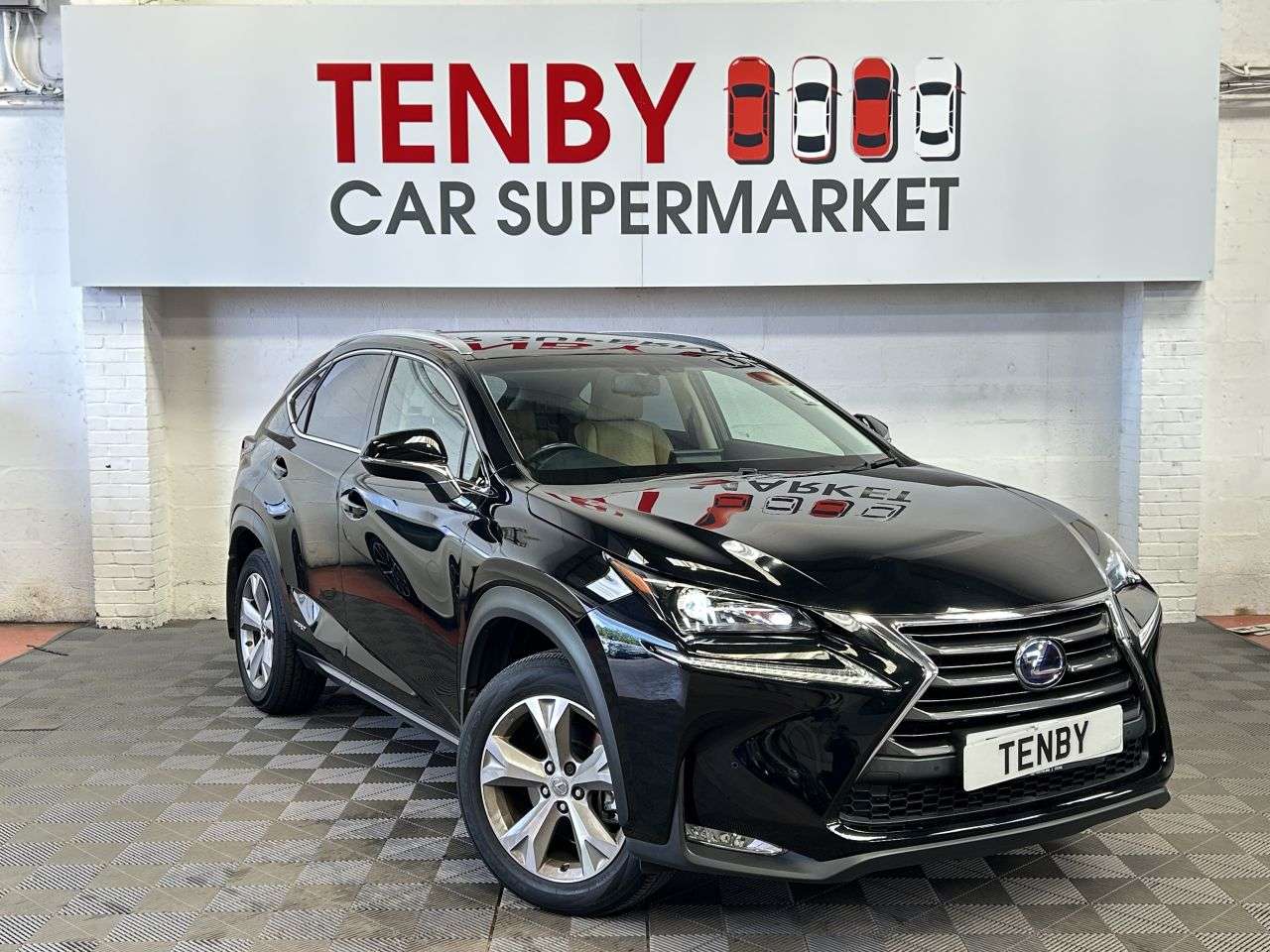 A 2016 LEXUS NX 2.5 300h Luxury SUV 5dr Petrol Hybrid E-CVT 4WD Euro 6 (s/s) (197 ps) A 2016 LEXUS NX 2.5 300h Luxury SUV 5dr Petrol Hybrid E-CVT 4WD Euro 6 (s/s) (197 ps)