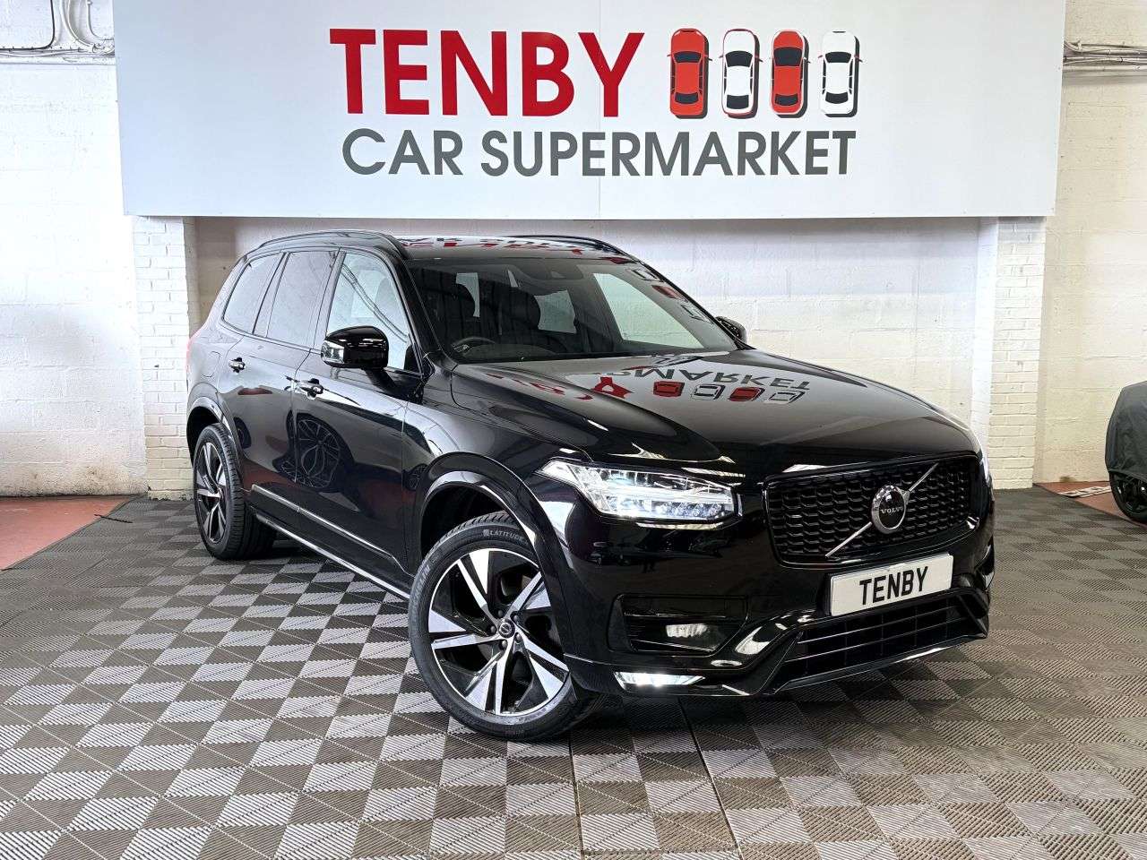 A 2021 VOLVO XC90 2.0 B5 MHEV R-Design SUV 5dr Petrol Hybrid Auto 4WD Euro 6 (s/s) (250 ps) 2 A 2021 VOLVO XC90 2.0 B5 MHEV R-Design SUV 5dr Petrol Hybrid Auto 4WD Euro 6 (s/s) (250 ps) 2