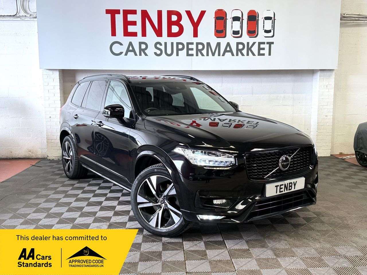 A 2021 VOLVO XC90 2.0 B5 MHEV R-Design SUV 5dr Petrol Hybrid Auto 4WD Euro 6 (s/s) (250 ps) 2 A 2021 VOLVO XC90 2.0 B5 MHEV R-Design SUV 5dr Petrol Hybrid Auto 4WD Euro 6 (s/s) (250 ps) 2