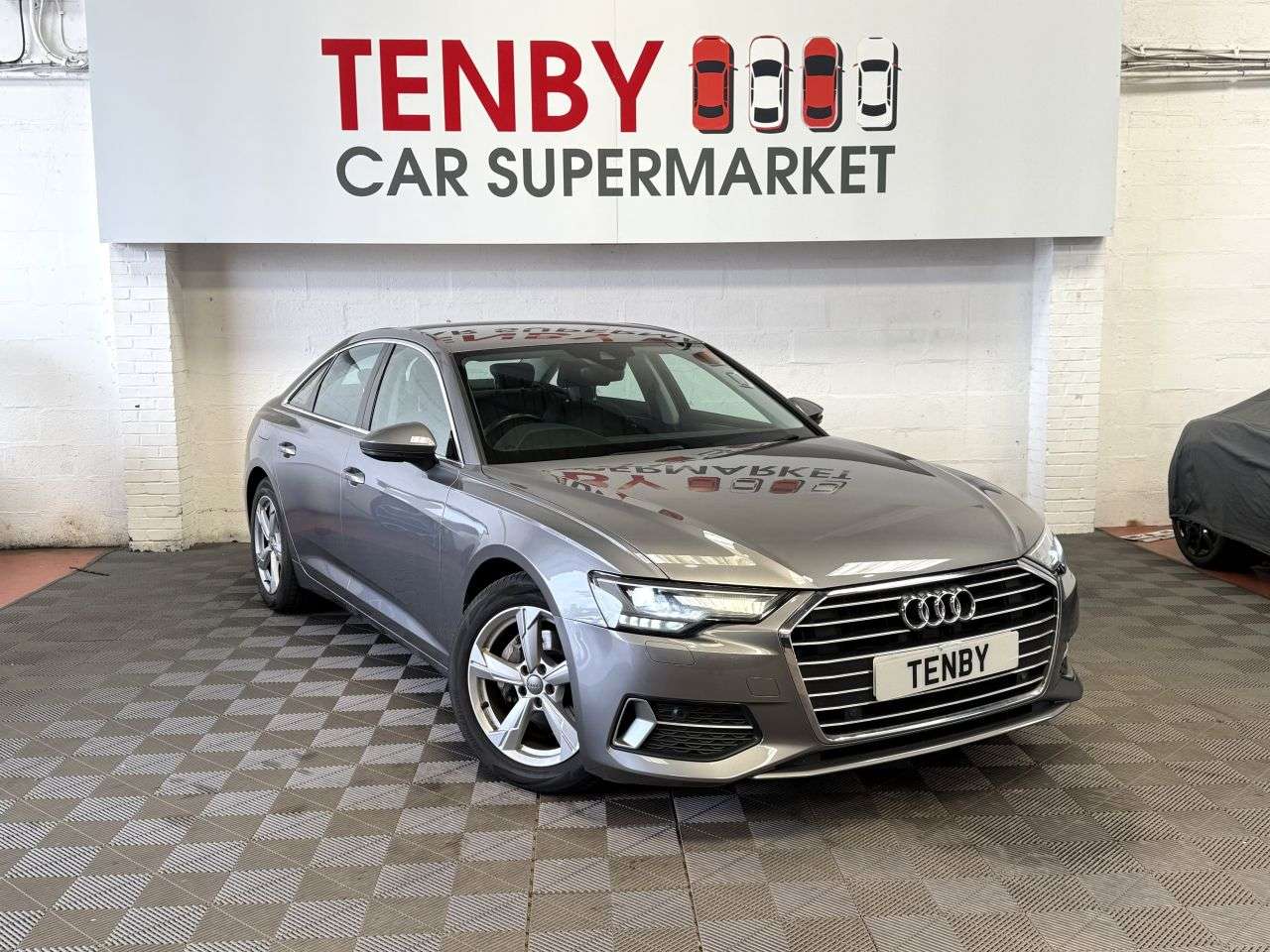A 2019 AUDI A6 SALOON 2.0 TDI 40 Sport Saloon 4dr Diesel S Tronic Euro 6 (s/s) (204 ps) A 2019 AUDI A6 SALOON 2.0 TDI 40 Sport Saloon 4dr Diesel S Tronic Euro 6 (s/s) (204 ps)