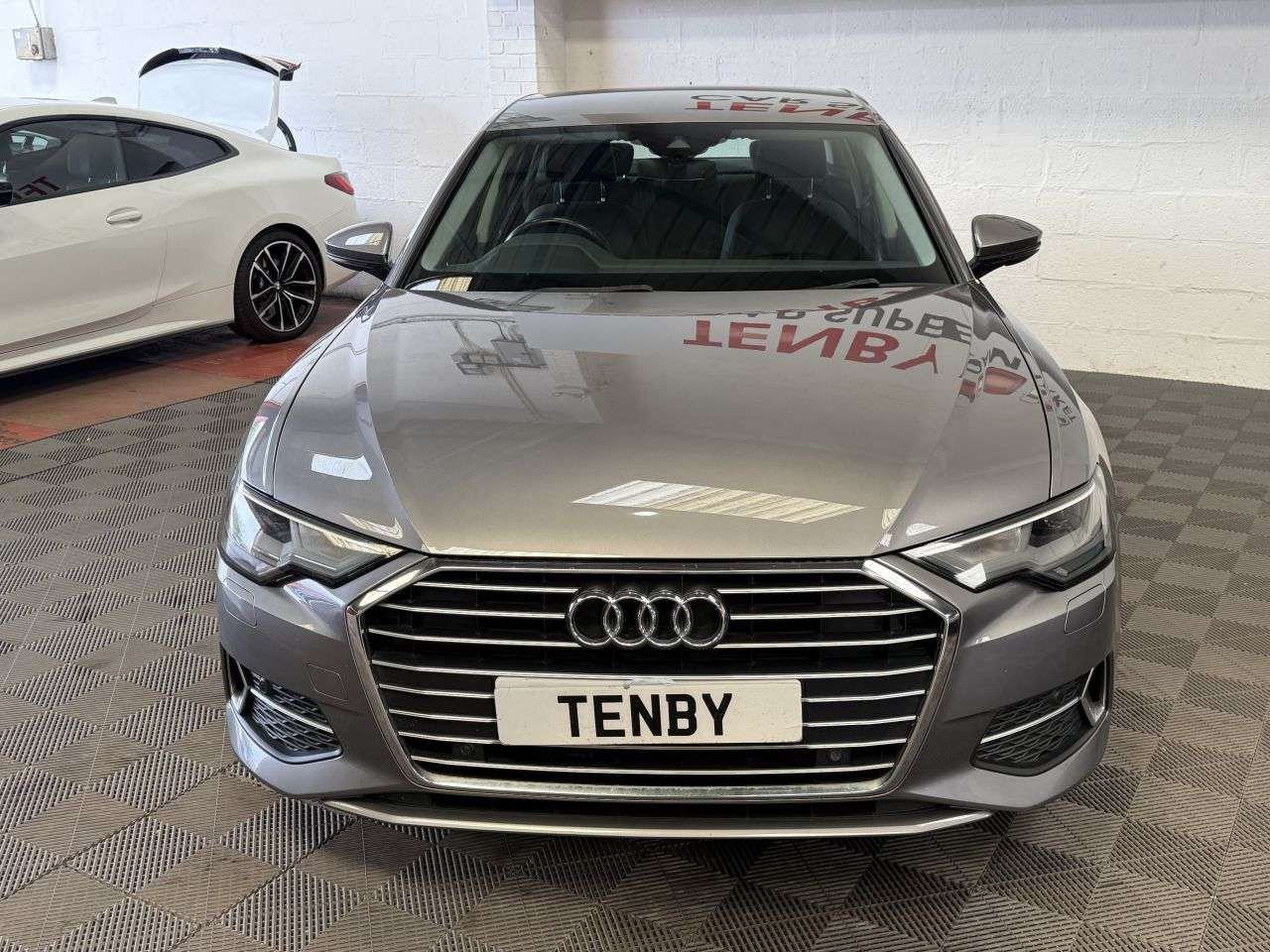 A 2019 AUDI A6 SALOON 2.0 TDI 40 Sport Saloon 4dr Diesel S Tronic Euro 6 (s/s) (204 ps) A 2019 AUDI A6 SALOON 2.0 TDI 40 Sport Saloon 4dr Diesel S Tronic Euro 6 (s/s) (204 ps)
