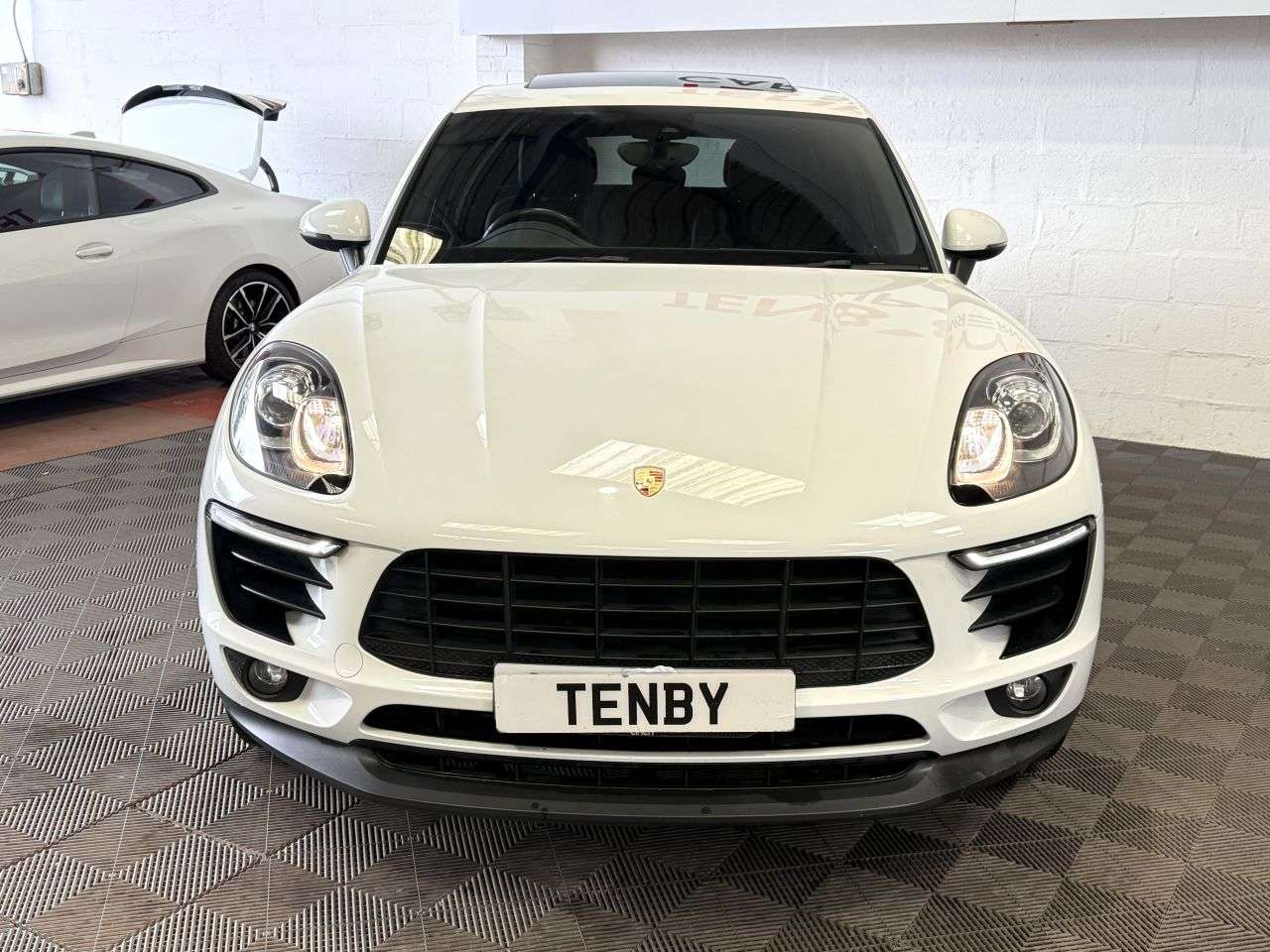 A 2017 PORSCHE MACAN 3.0 TD V6 S SUV 5dr Diesel PDK 4WD Euro 6 (s/s) (258 ps) CARPLAY+HTD STEERI A 2017 PORSCHE MACAN 3.0 TD V6 S SUV 5dr Diesel PDK 4WD Euro 6 (s/s) (258 ps) CARPLAY+HTD STEERI