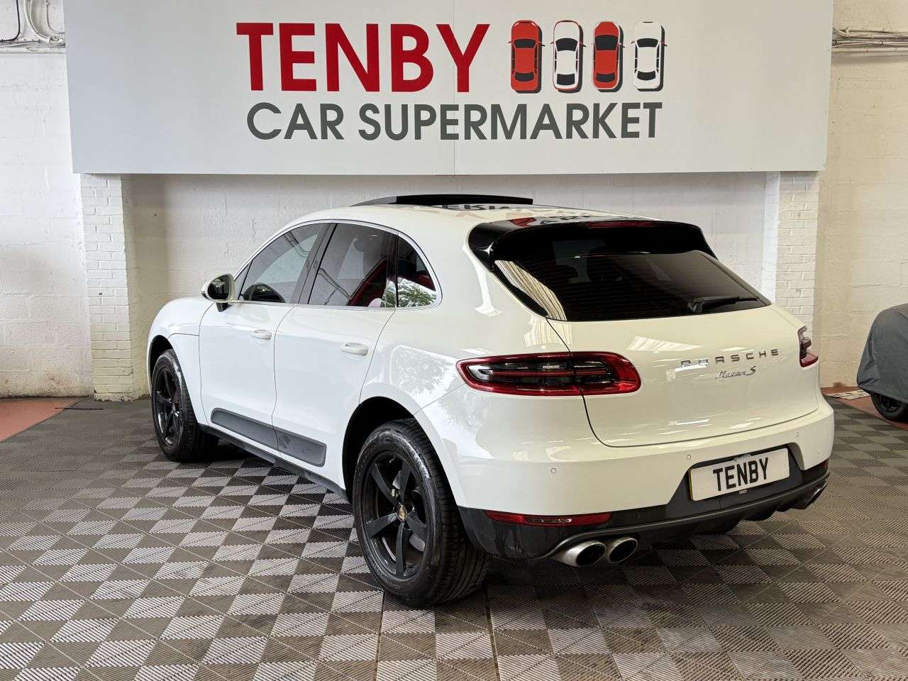 2017 PORSCHE MACAN 2017 PORSCHE MACAN