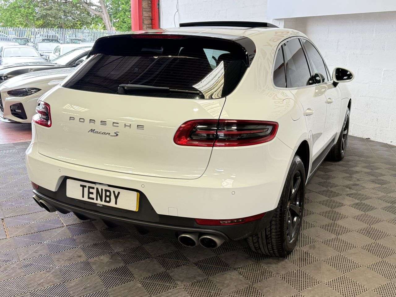 2017 PORSCHE MACAN 2017 PORSCHE MACAN