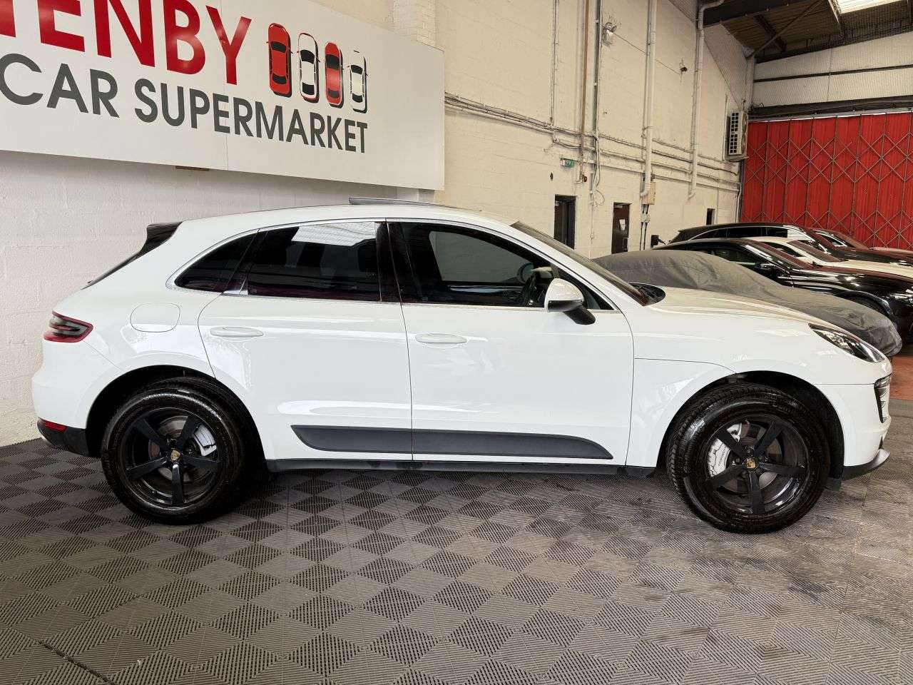 2017 PORSCHE MACAN 2017 PORSCHE MACAN