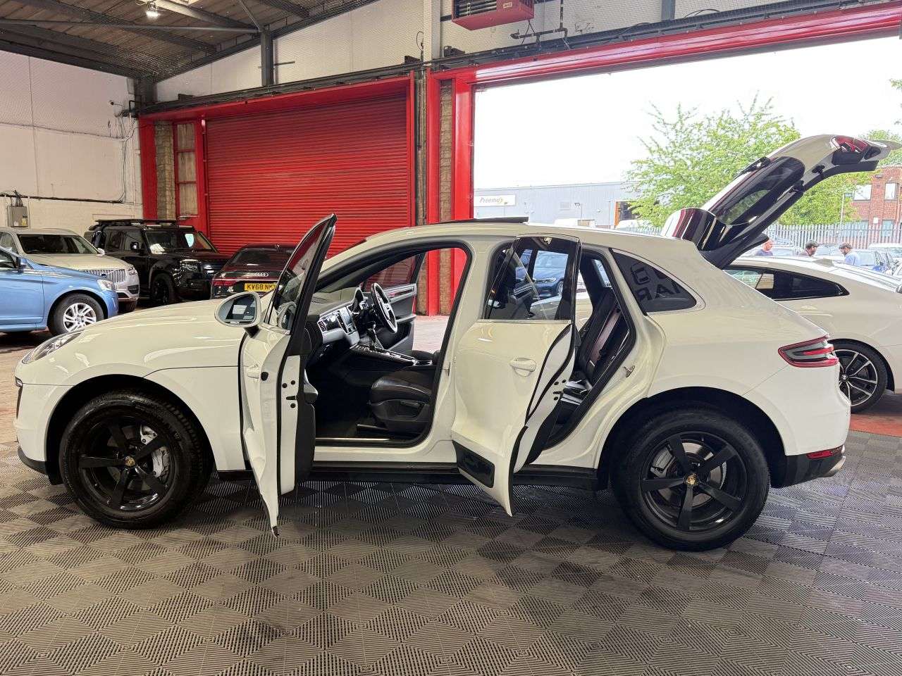 2017 PORSCHE MACAN 2017 PORSCHE MACAN