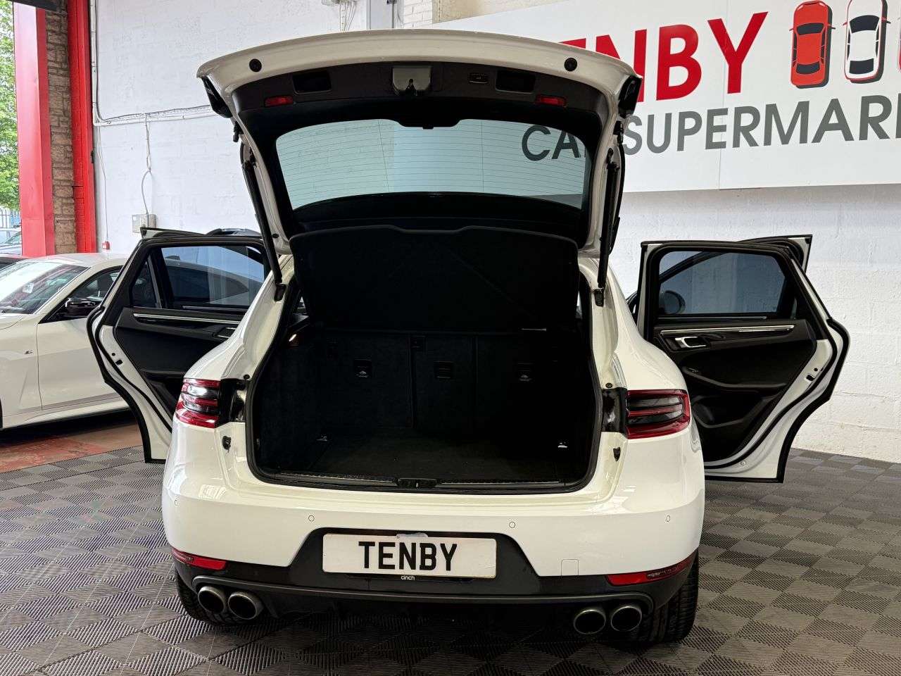 2017 PORSCHE MACAN 2017 PORSCHE MACAN