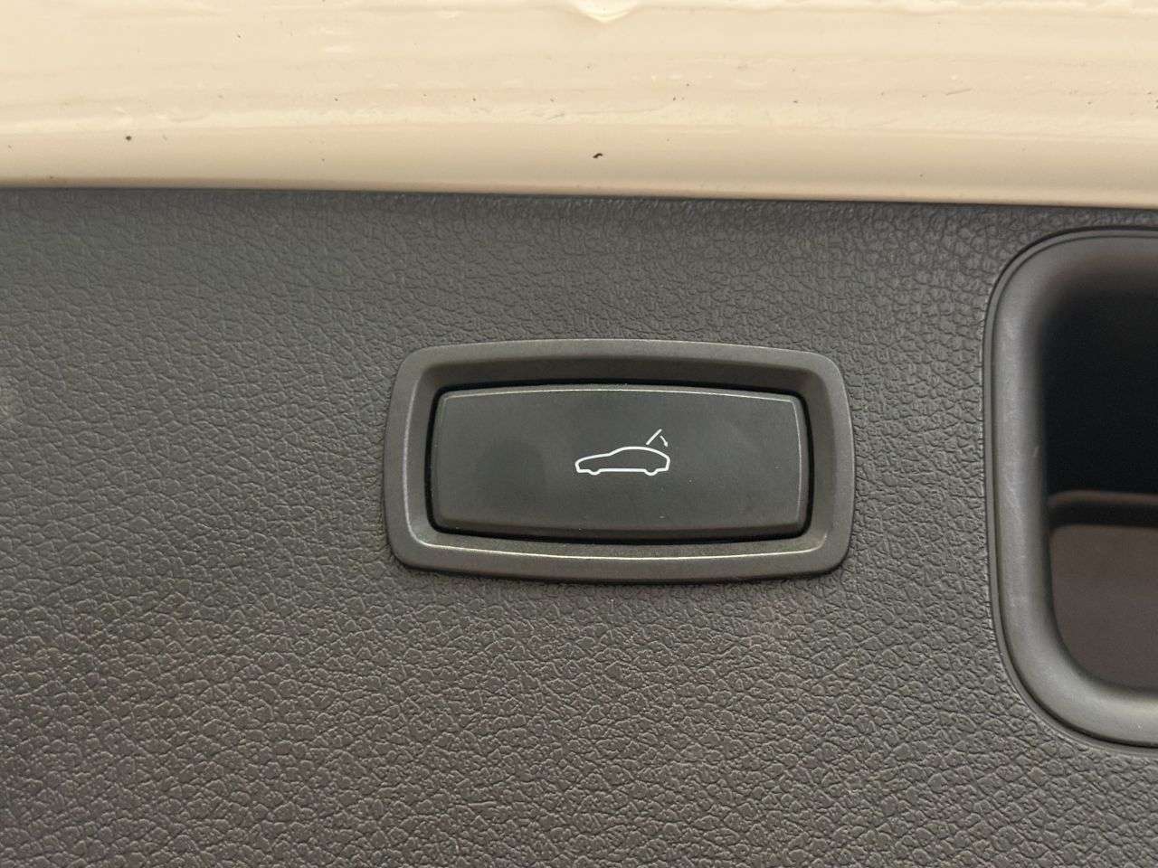 2017 PORSCHE MACAN 2017 PORSCHE MACAN