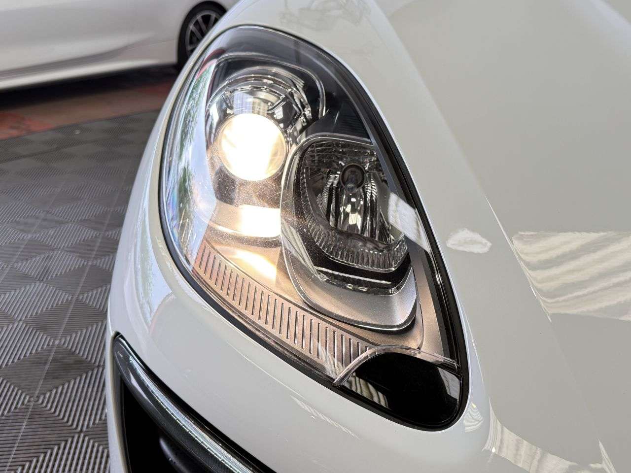2017 PORSCHE MACAN 2017 PORSCHE MACAN
