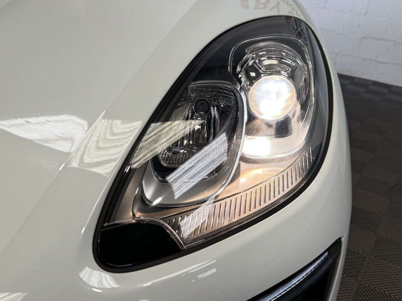 2017 PORSCHE MACAN 2017 PORSCHE MACAN