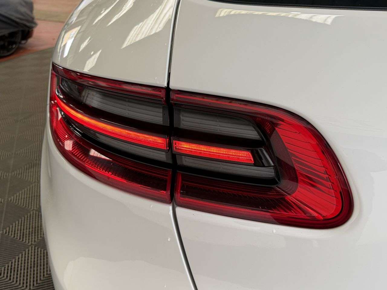 2017 PORSCHE MACAN 2017 PORSCHE MACAN