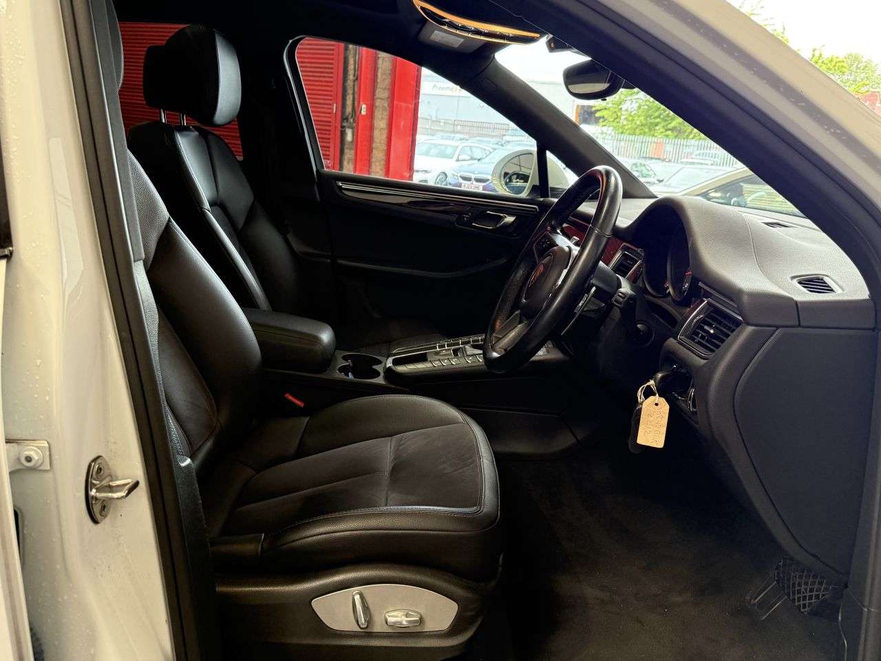2017 PORSCHE MACAN 2017 PORSCHE MACAN