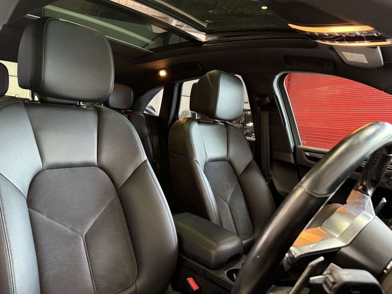 2017 PORSCHE MACAN 2017 PORSCHE MACAN