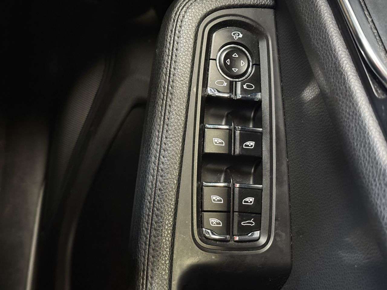 2017 PORSCHE MACAN 2017 PORSCHE MACAN