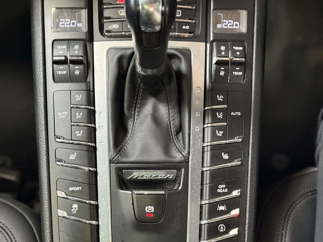 2017 PORSCHE MACAN 2017 PORSCHE MACAN