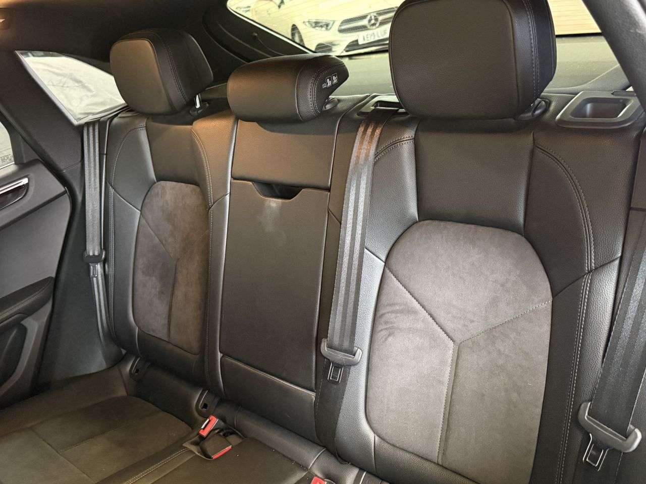 2017 PORSCHE MACAN 2017 PORSCHE MACAN