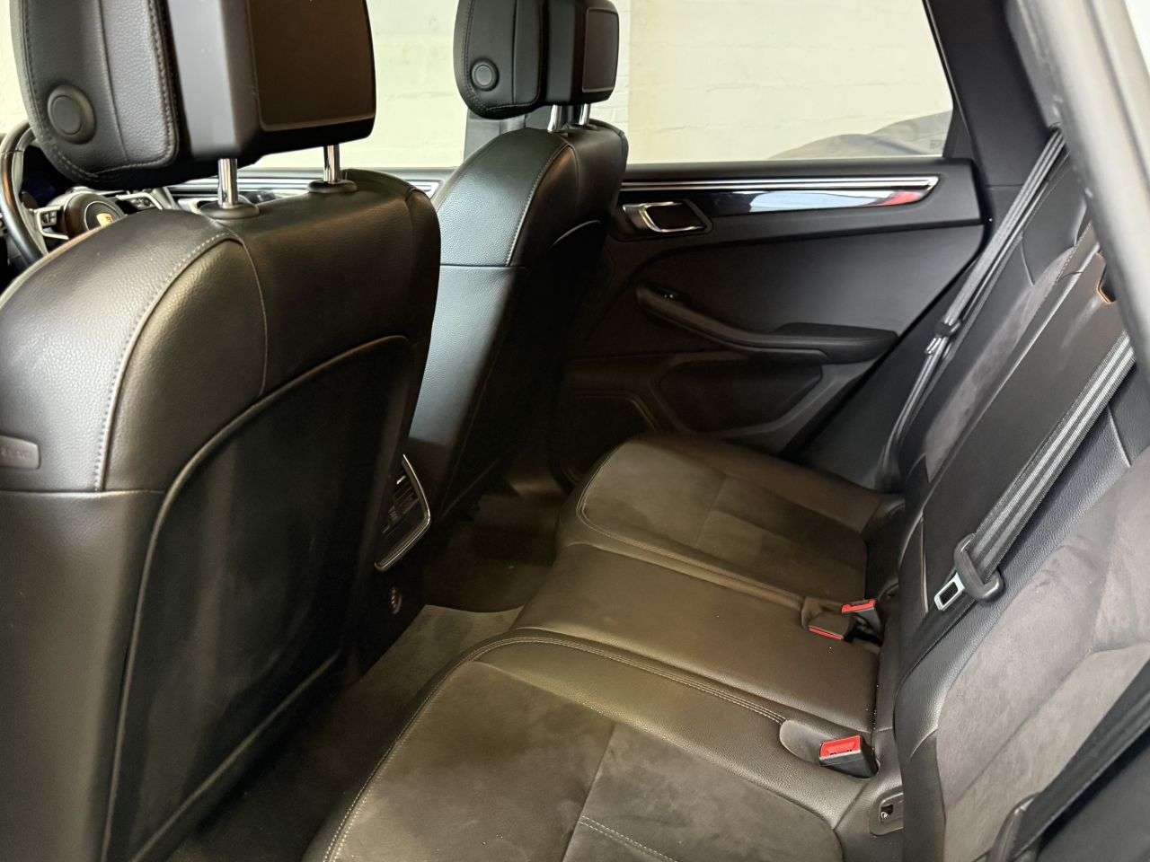 2017 PORSCHE MACAN 2017 PORSCHE MACAN
