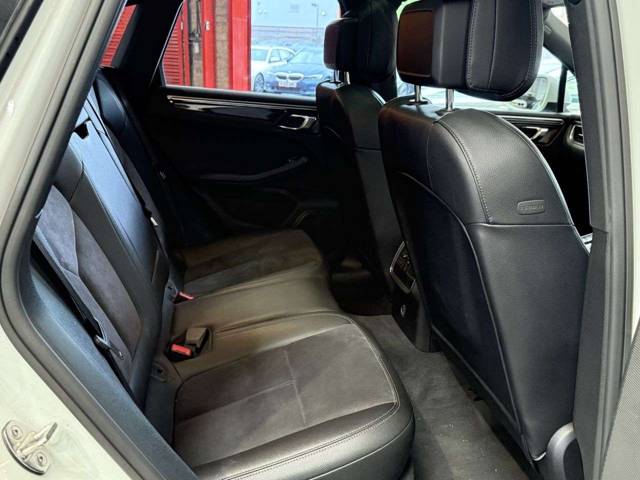 2017 PORSCHE MACAN 2017 PORSCHE MACAN