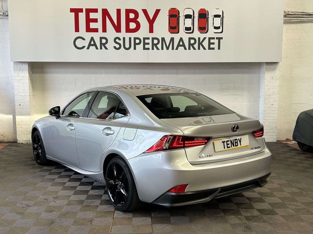 2016 LEXUS IS 2016 LEXUS IS
