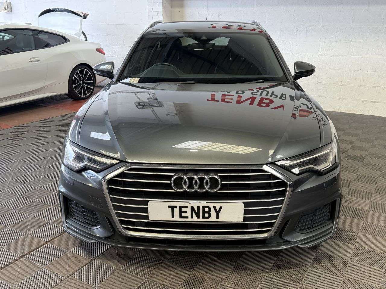 A 2019 AUDI A6 AVANT 2.0 TDI 40 S line Estate 5dr Diesel S Tronic Euro 6 (s/s) (204 ps) FHTD SEA A 2019 AUDI A6 AVANT 2.0 TDI 40 S line Estate 5dr Diesel S Tronic Euro 6 (s/s) (204 ps) FHTD SEA