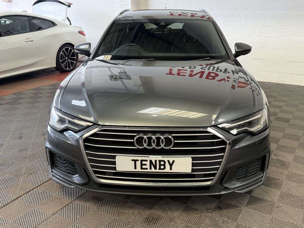 A 2019 AUDI A6 AVANT 2.0 TDI 40 S line Estate 5dr Diesel S Tronic Euro 6 (s/s) (204 ps) FHTD SEA A 2019 AUDI A6 AVANT 2.0 TDI 40 S line Estate 5dr Diesel S Tronic Euro 6 (s/s) (204 ps) FHTD SEA
