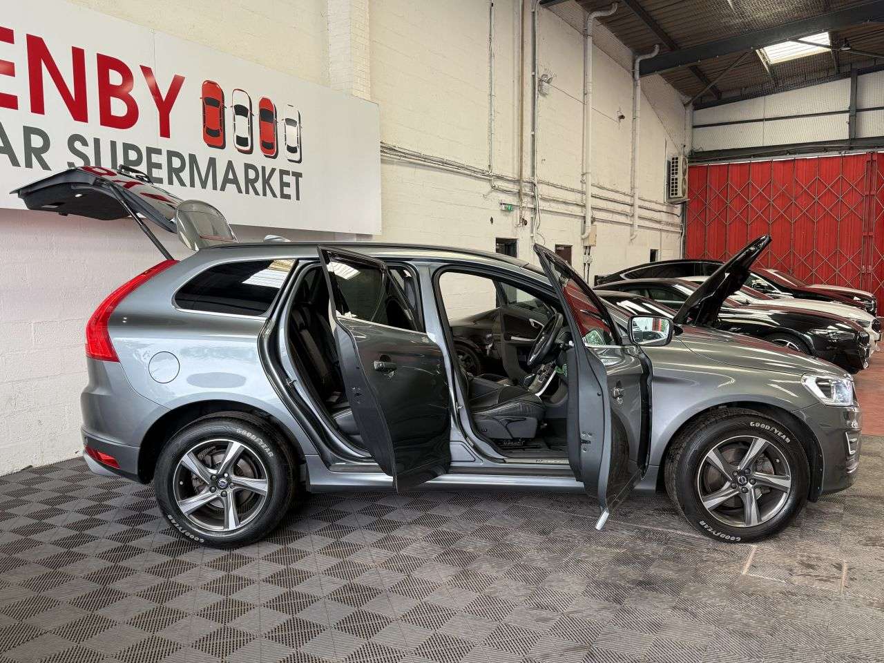2015 VOLVO XC60 2015 VOLVO XC60