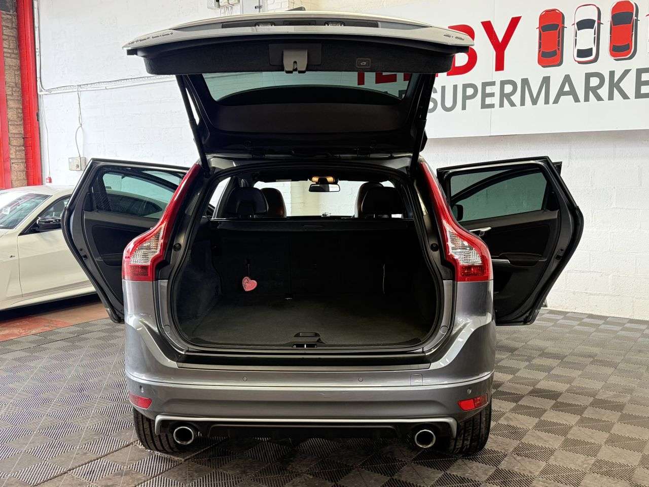 2015 VOLVO XC60 2015 VOLVO XC60