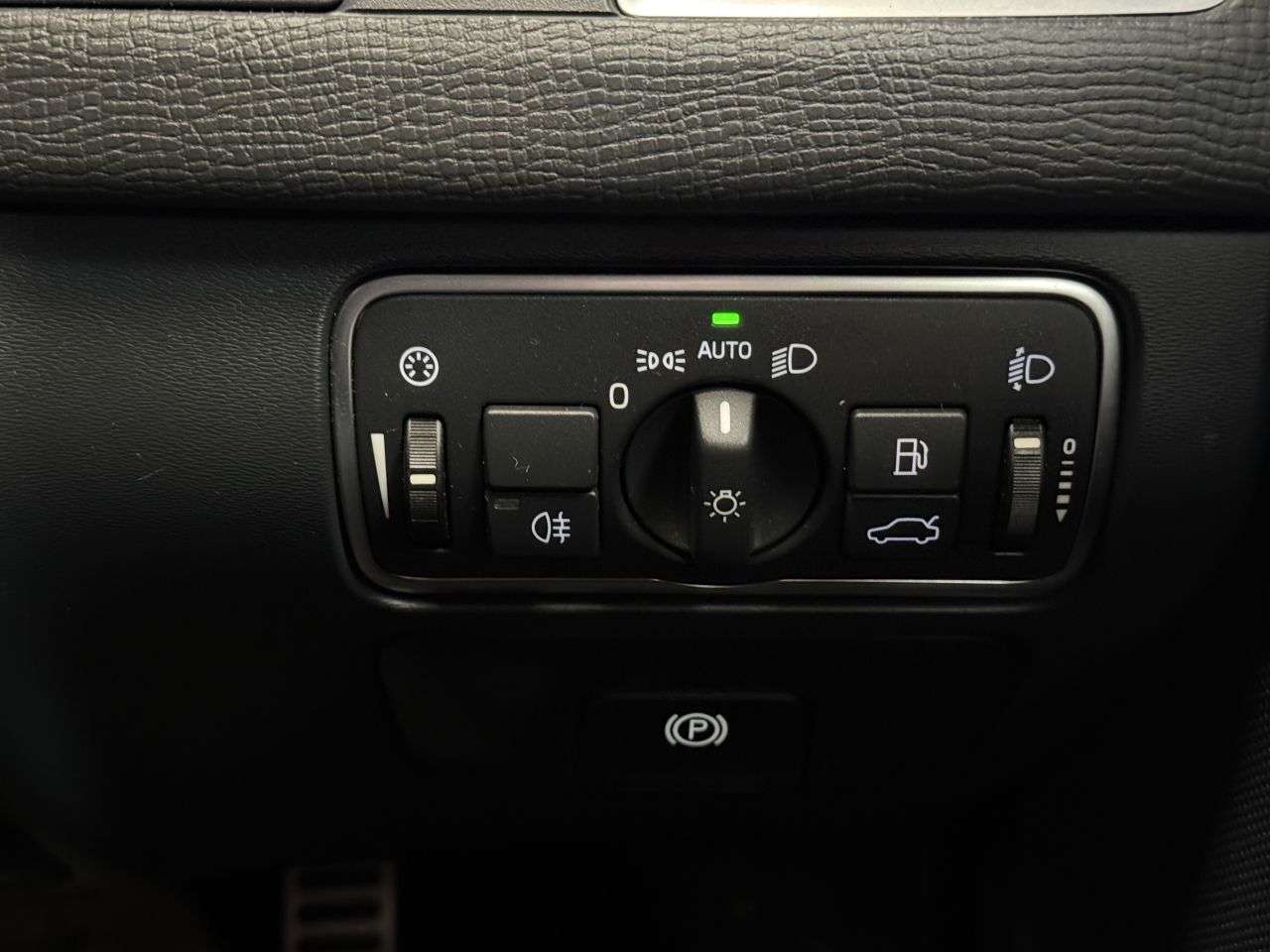 2015 VOLVO XC60 2015 VOLVO XC60