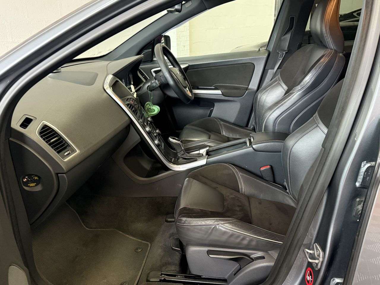 2015 VOLVO XC60 2015 VOLVO XC60