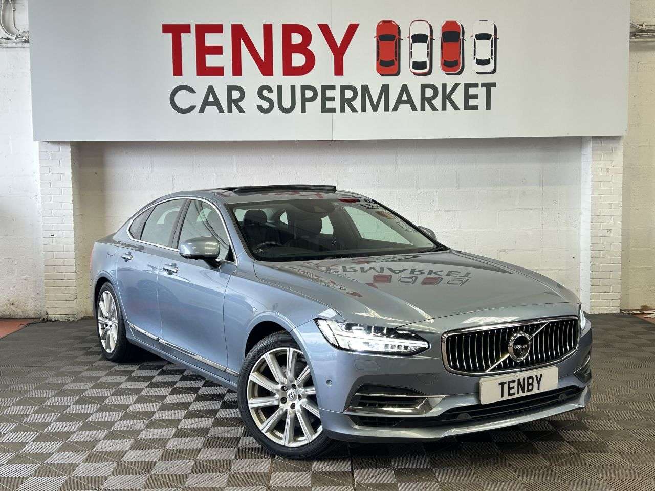 A 2018 VOLVO S90 2.0h T8 Twin Engine 10.4kWh Inscription Pro Saloon 4dr Petrol Plug-in Hybri A 2018 VOLVO S90 2.0h T8 Twin Engine 10.4kWh Inscription Pro Saloon 4dr Petrol Plug-in Hybri