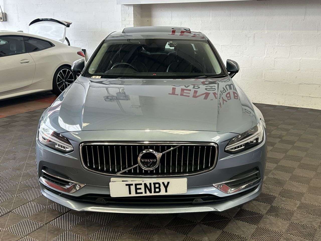 A 2018 VOLVO S90 2.0h T8 Twin Engine 10.4kWh Inscription Pro Saloon 4dr Petrol Plug-in Hybri A 2018 VOLVO S90 2.0h T8 Twin Engine 10.4kWh Inscription Pro Saloon 4dr Petrol Plug-in Hybri