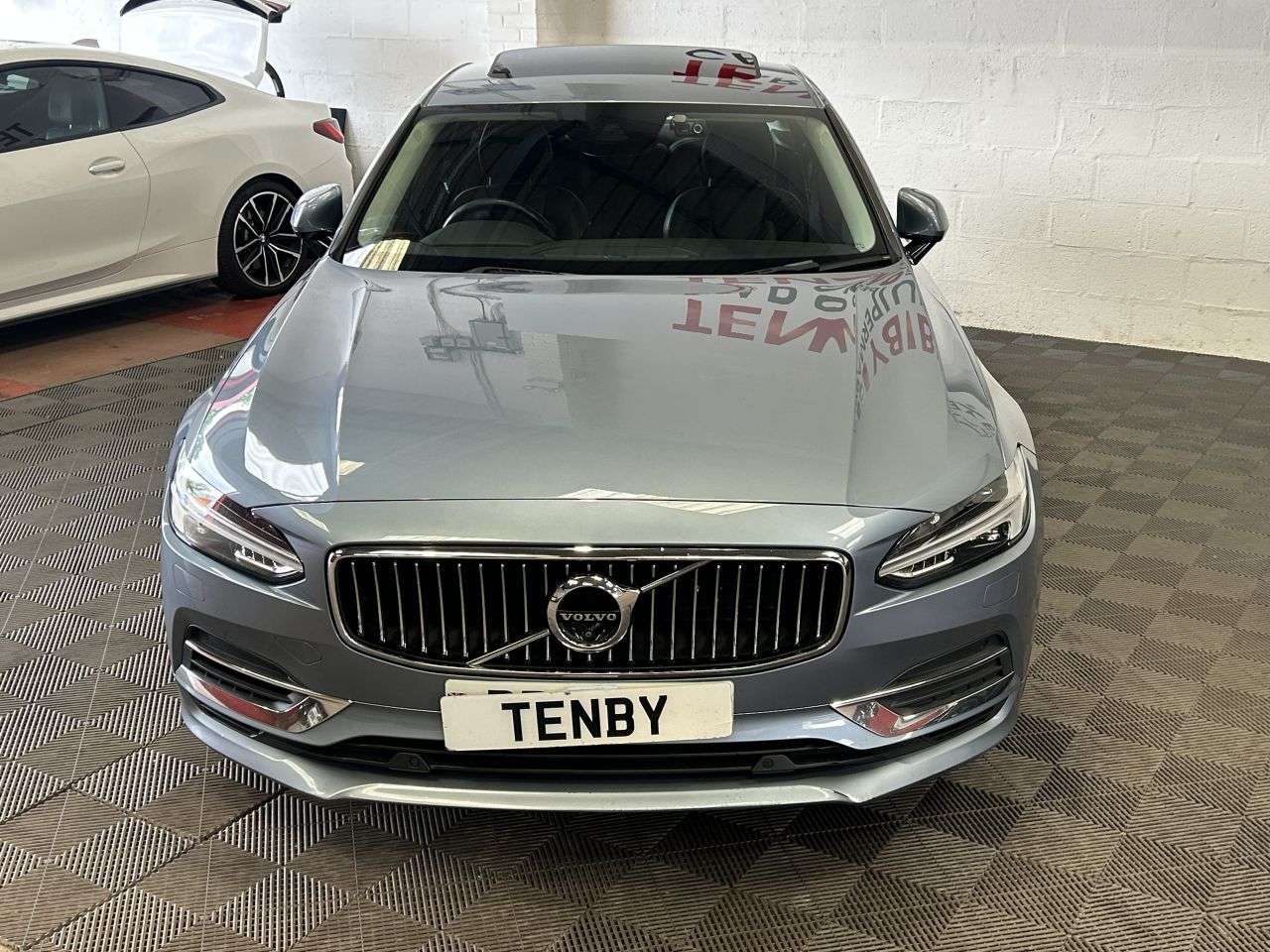 A 2018 VOLVO S90 2.0h T8 Twin Engine 10.4kWh Inscription Pro Saloon 4dr Petrol Plug-in Hybri A 2018 VOLVO S90 2.0h T8 Twin Engine 10.4kWh Inscription Pro Saloon 4dr Petrol Plug-in Hybri