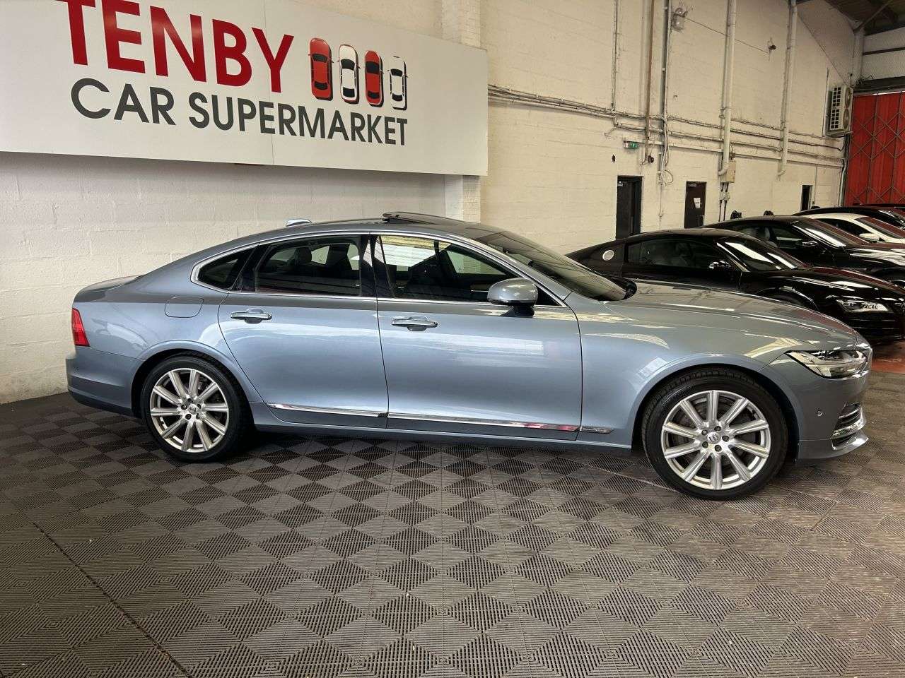 2018 VOLVO S90 2018 VOLVO S90