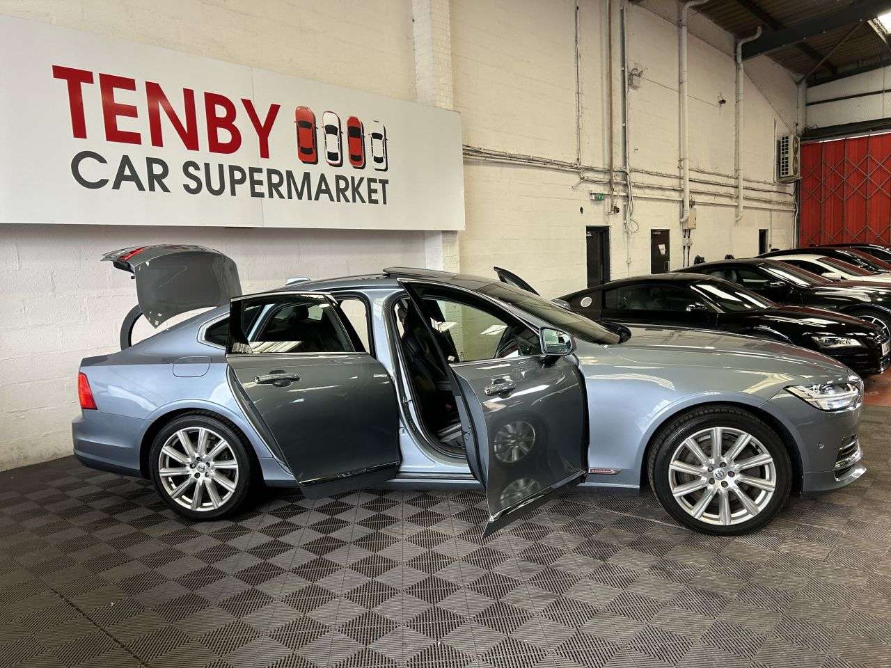 2018 VOLVO S90 2018 VOLVO S90