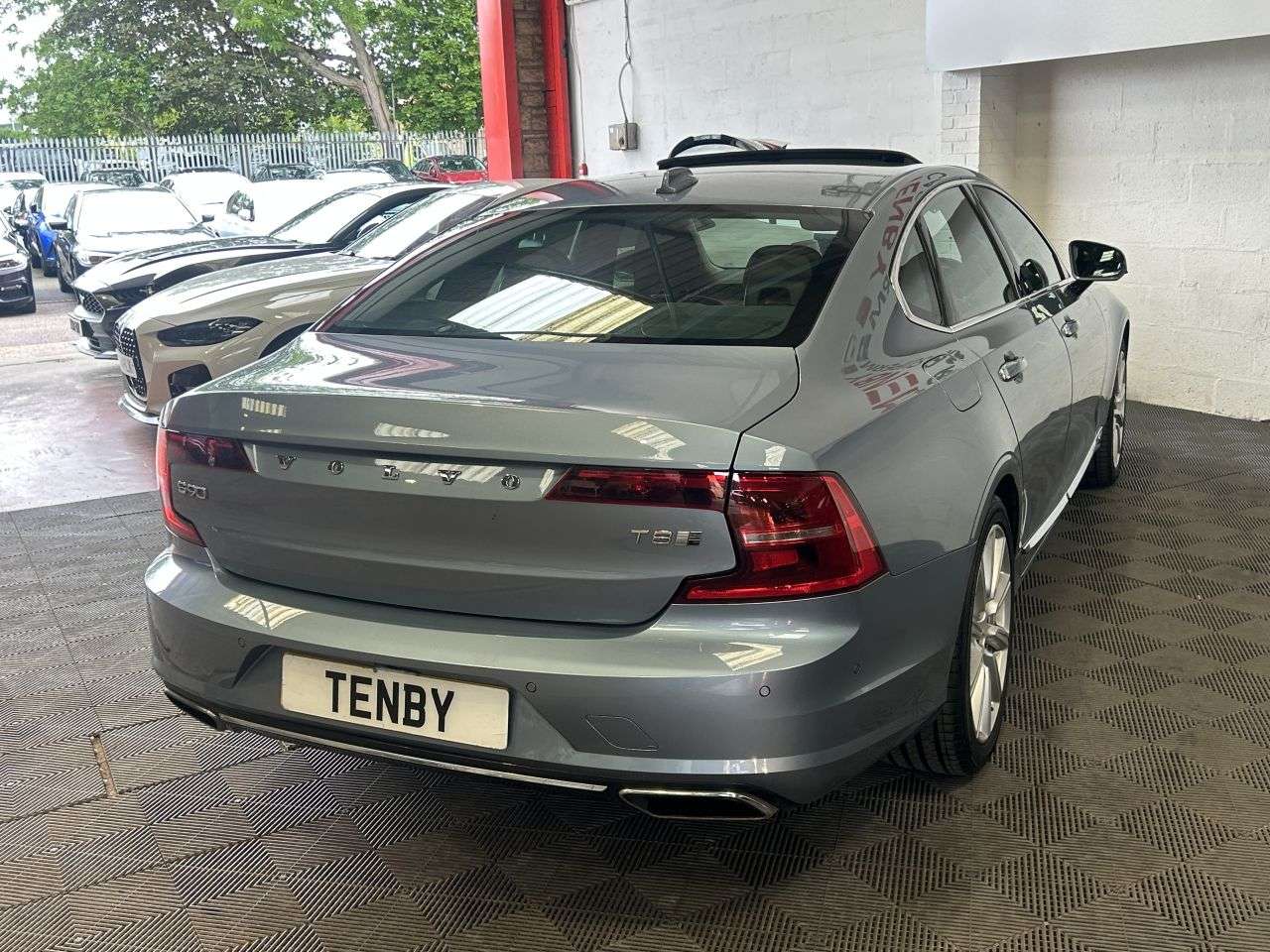 2018 VOLVO S90 2018 VOLVO S90