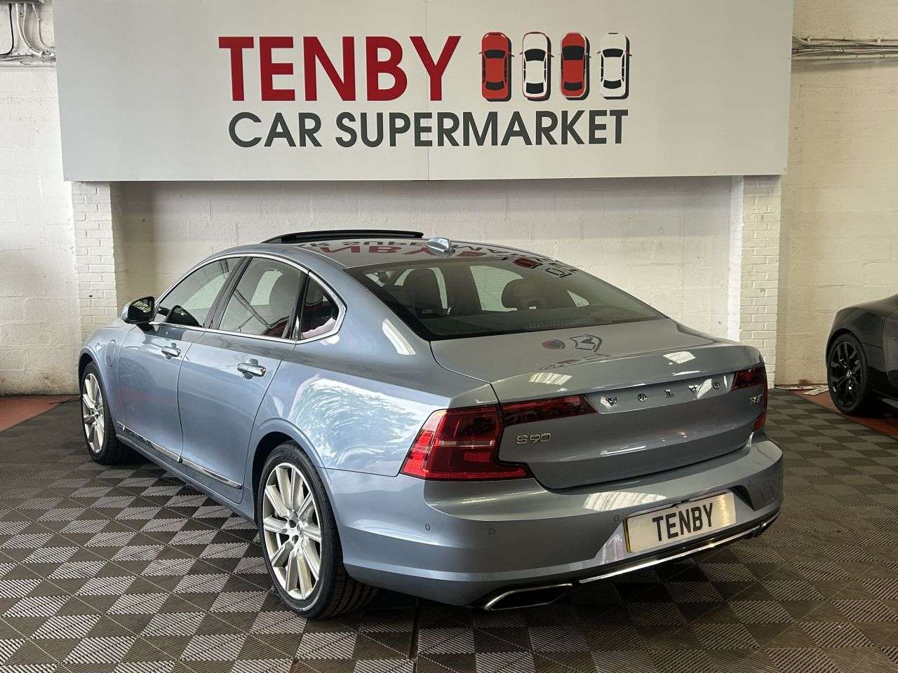 2018 VOLVO S90 2018 VOLVO S90