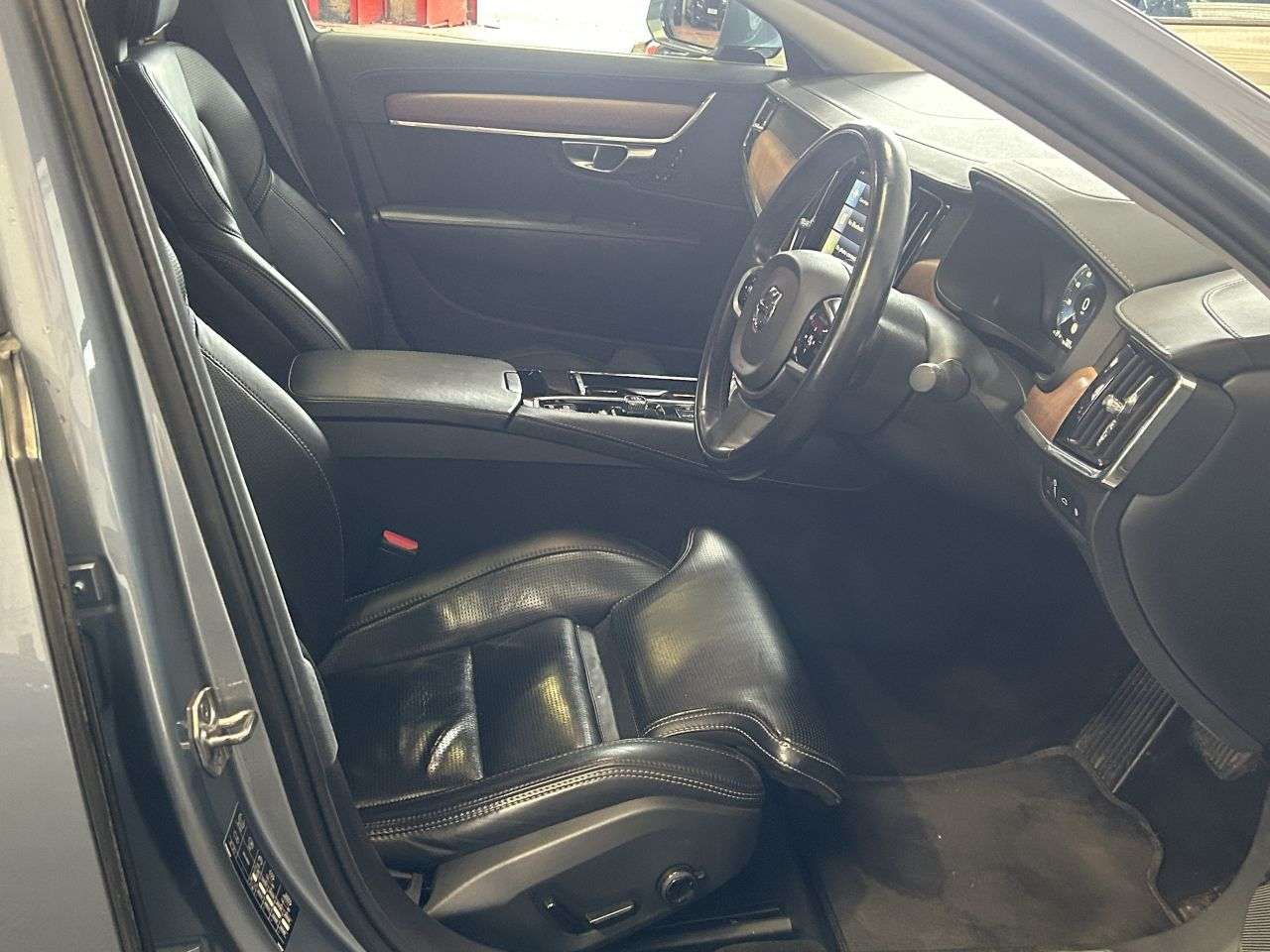 2018 VOLVO S90 2018 VOLVO S90