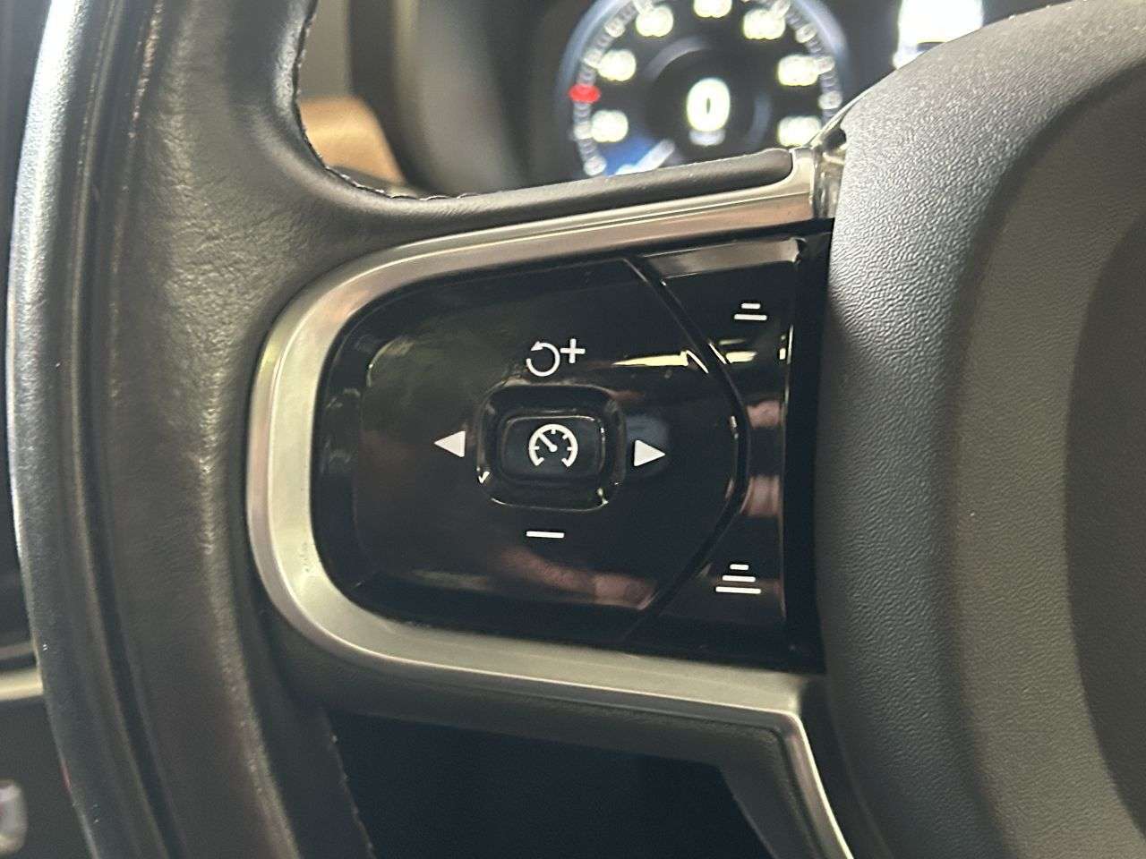 2018 VOLVO S90 2018 VOLVO S90