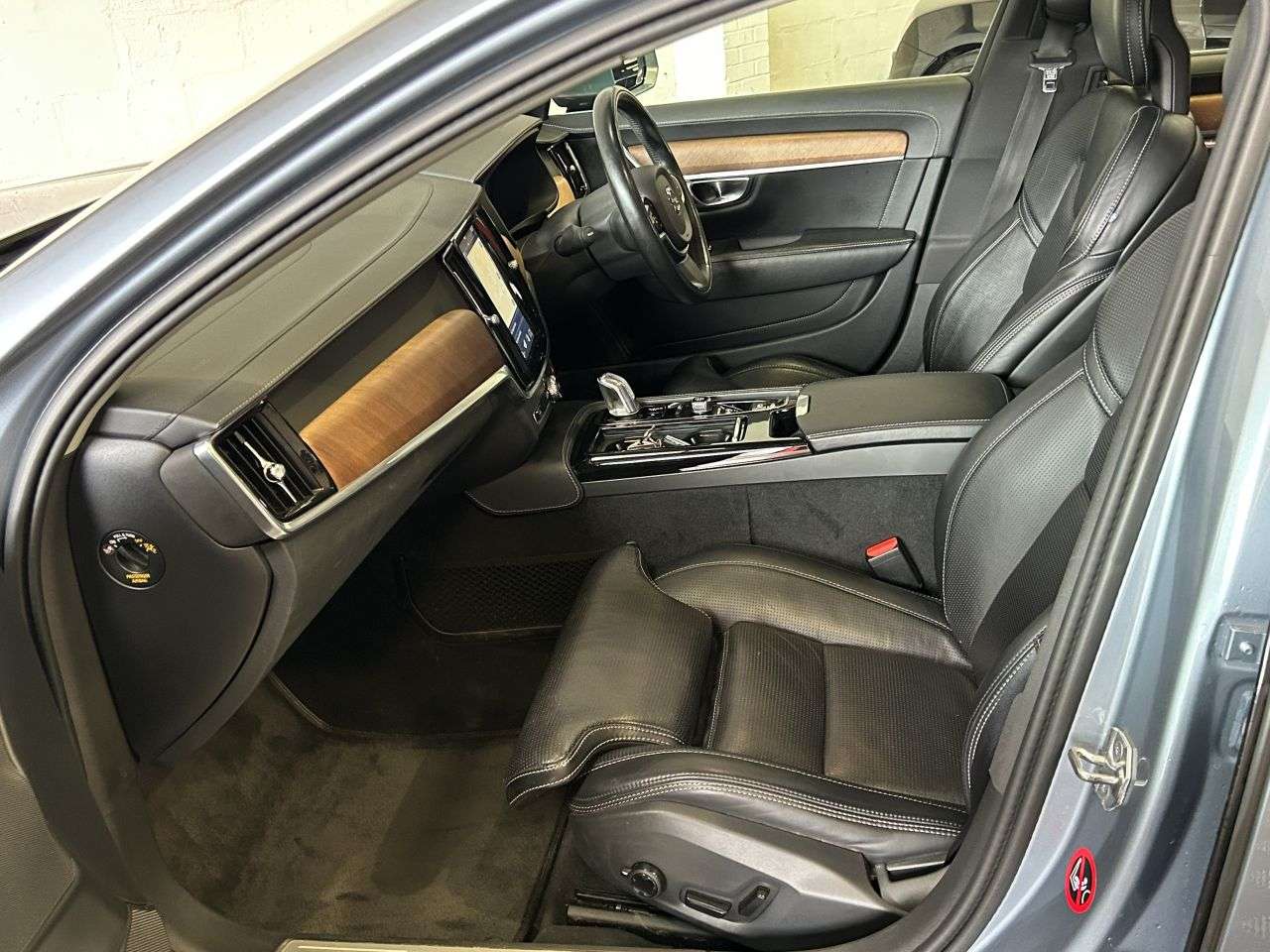 2018 VOLVO S90 2018 VOLVO S90