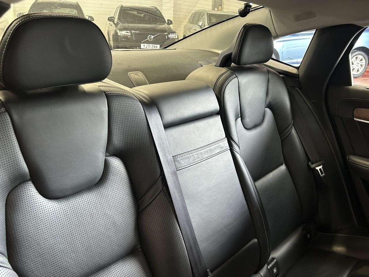 2018 VOLVO S90 2018 VOLVO S90
