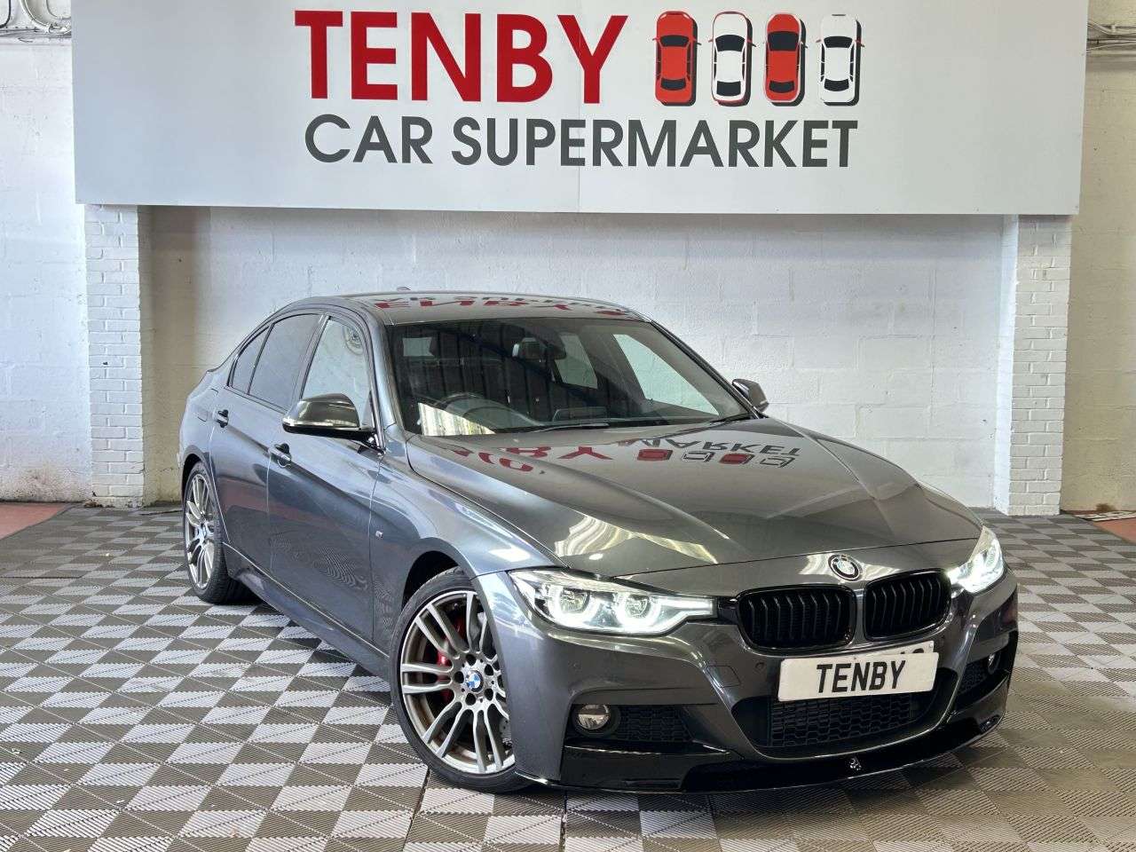 A 2016 BMW 3 SERIES 3.0 330d M Sport Saloon 4dr Diesel Auto Euro 6 (s/s) (258 ps) A 2016 BMW 3 SERIES 3.0 330d M Sport Saloon 4dr Diesel Auto Euro 6 (s/s) (258 ps)