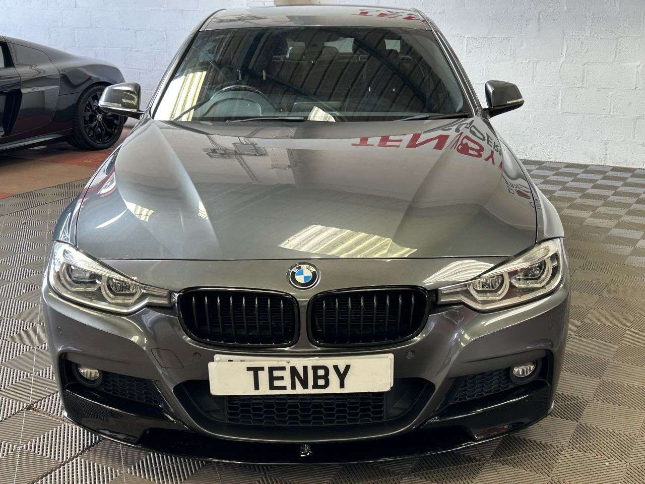 A 2016 BMW 3 SERIES 3.0 330d M Sport Saloon 4dr Diesel Auto Euro 6 (s/s) (258 ps) A 2016 BMW 3 SERIES 3.0 330d M Sport Saloon 4dr Diesel Auto Euro 6 (s/s) (258 ps)