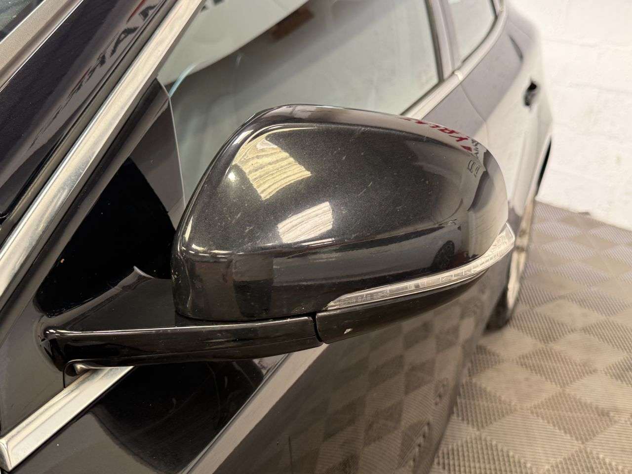 2013 VOLVO V40 2013 VOLVO V40