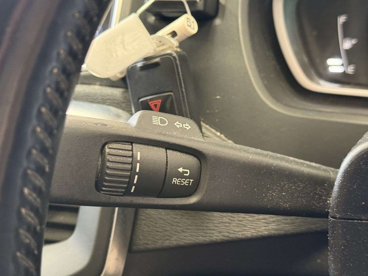 2013 VOLVO V40 2013 VOLVO V40