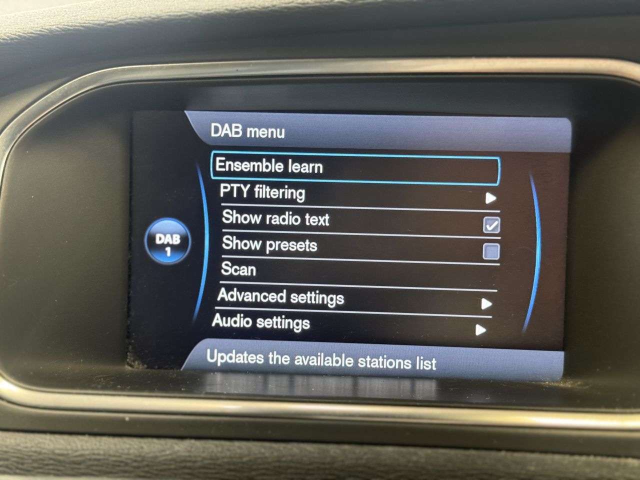 2013 VOLVO V40 2013 VOLVO V40