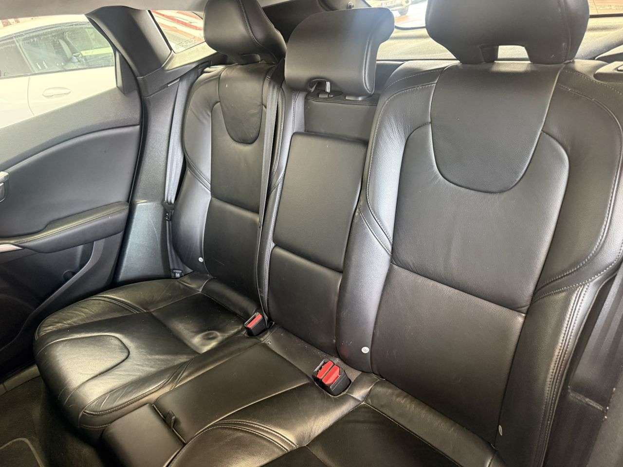 2013 VOLVO V40 2013 VOLVO V40