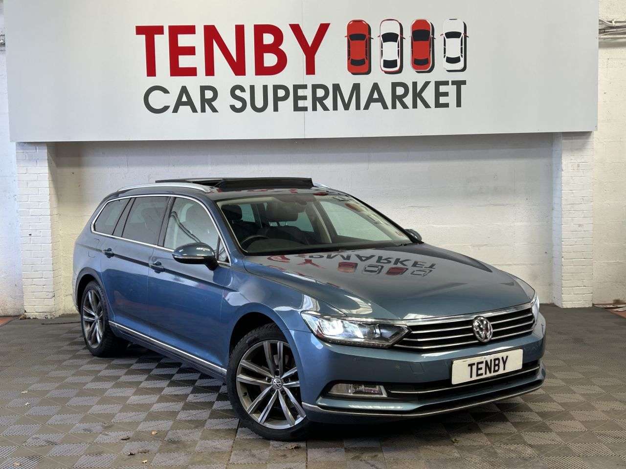 A 2018 VOLKSWAGEN PASSAT 2.0 TDI GT Estate 5dr Diesel DSG Euro 6 (s/s) (150 ps) A 2018 VOLKSWAGEN PASSAT 2.0 TDI GT Estate 5dr Diesel DSG Euro 6 (s/s) (150 ps)